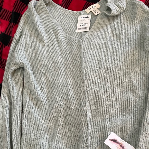 Sweaters - Sage green sweater new